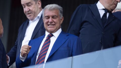  Barca: Joan Laporta dè chừng, kẻo bị ‘lên thớt’